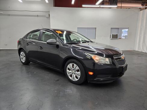 Used 2012 Chevrolet Cruze LS w/ Connectivity Package image 4