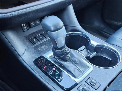 Used 2018 Toyota Highlander XLE image 12