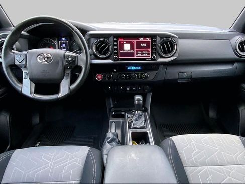 Used 2021 Toyota Tacoma TRD Off-Road w/ Technology Package AWD/4WD image 15