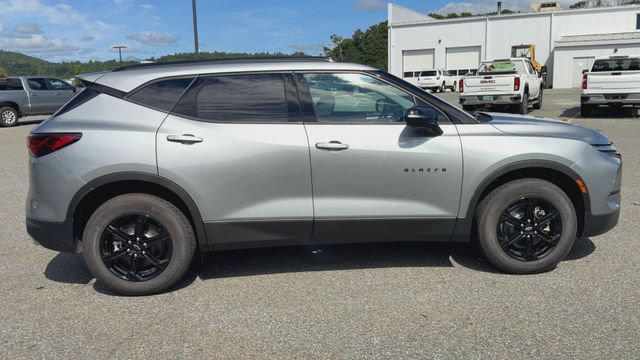 New 2026 Chevrolet Blazer LT w/ Midnight/Sport Edition AWD/4WD image 9