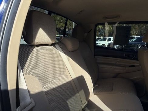 Used 2015 Toyota Tacoma PreRunner image 32