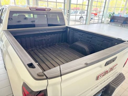 Certified 2024 GMC Sierra 1500 AT4 w/ AT4 Preferred Package AWD/4WD image 44