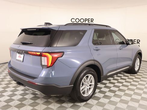 Used 2025 Ford Explorer Active w/ Active Comfort Package RWD image 22