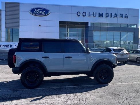 Used 2023 Ford Bronco Black Diamond image 6