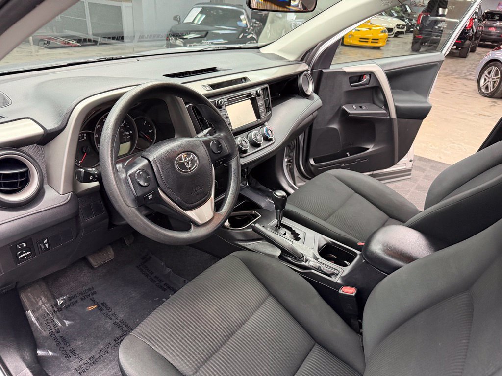 Used 2016 Toyota RAV4 LE FWD image 31