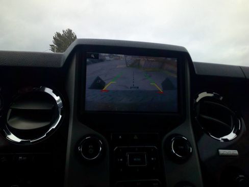 Used 2015 Ford F250 Lariat w/ Lariat Ultimate Package image 26