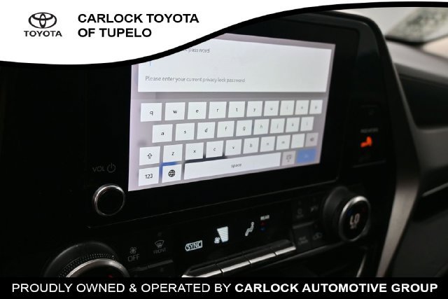 Used 2023 Toyota Highlander LE AWD/4WD image 33