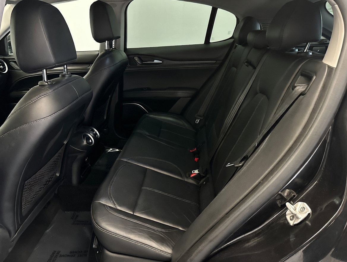 Used 2018 Alfa Romeo Stelvio AWD image 13