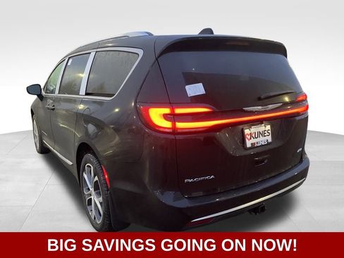 New 2026 Chrysler Pacifica Pinnacle w/ Trailer Tow Group image 6