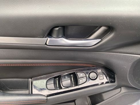 Used 2023 Nissan Altima 2.5 SR image 11