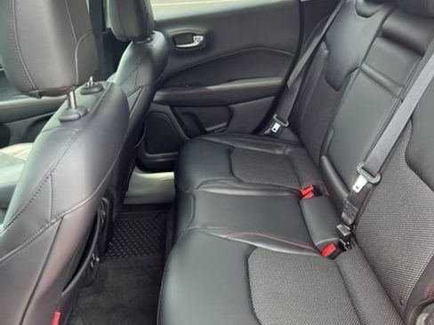 Used 2017 Jeep Compass Trailhawk AWD/4WD image 11