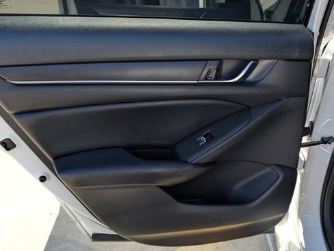Used 2018 Honda Accord LX image 13