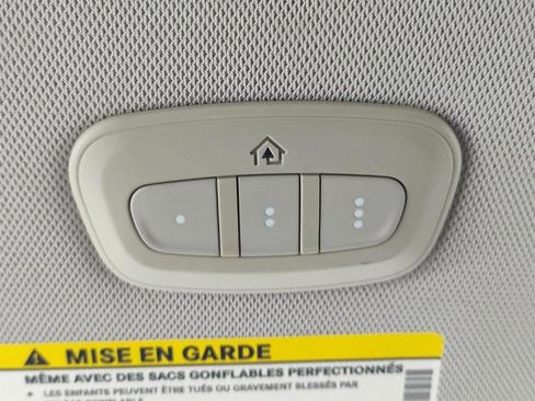 Used 2017 Chrysler Pacifica Touring-L w/ Tire & Wheel Group FWD image 19