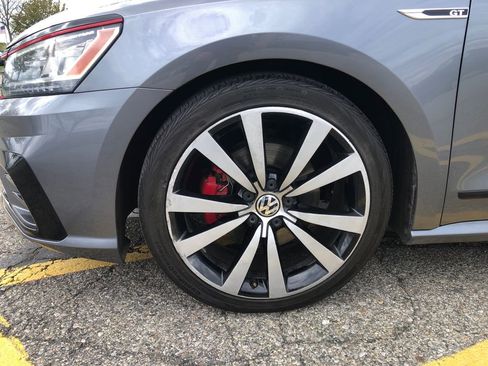 Used 2018 Volkswagen Passat 3.6 FWD image 14