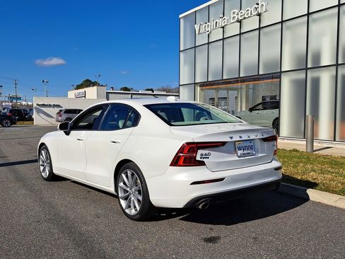 Used 2019 Volvo S60 T5 Momentum w/ Premium Package image 4