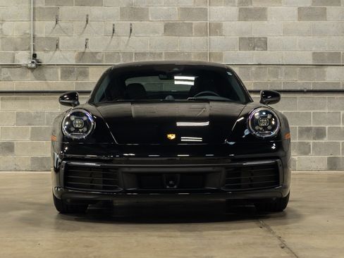 Used 2020 Porsche 911 Carrera RWD image 2