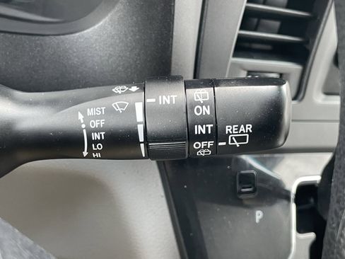 Used 2015 Toyota Sienna LE FWD image 18