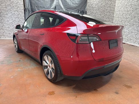 Used 2022 Tesla Model Y Long Range image 5
