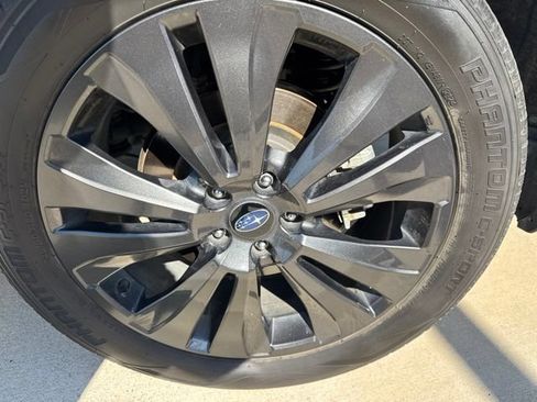 Used 2022 Subaru Ascent Onyx Edition AWD/4WD image 8