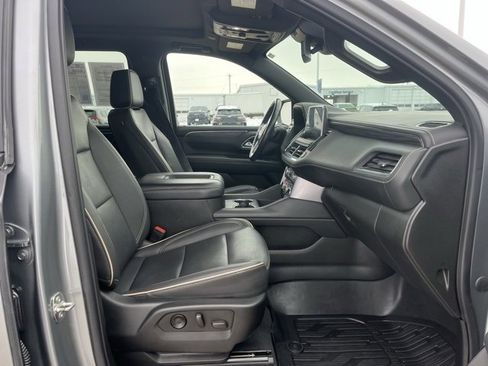 Used 2023 GMC Yukon XL SLT image 51