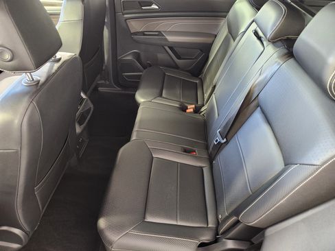 Used 2021 Volkswagen Atlas Cross Sport SE image 14