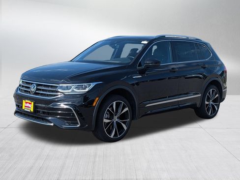 Used 2023 Volkswagen Tiguan SEL R-Line AWD/4WD image 3