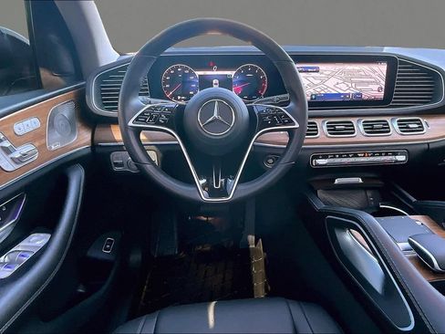 Used 2025 Mercedes-Benz GLE 350 4MATIC image 5