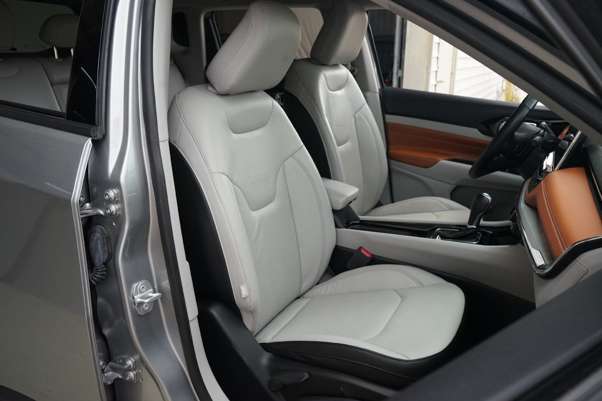 Used 2022 Jeep Compass Limited AWD/4WD image 4