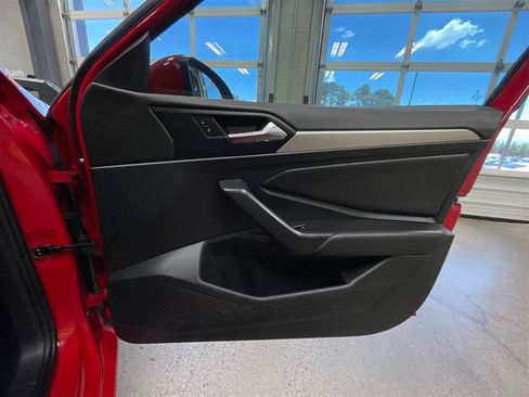 Used 2019 Volkswagen Jetta SE FWD image 27