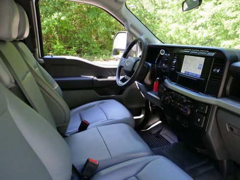 Used 2023 Ford F350 XL w/ XL Chrome Package AWD/4WD image 42
