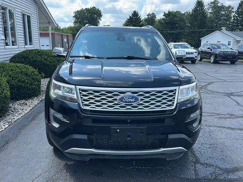 Used 2017 Ford Explorer Platinum AWD/4WD image 2