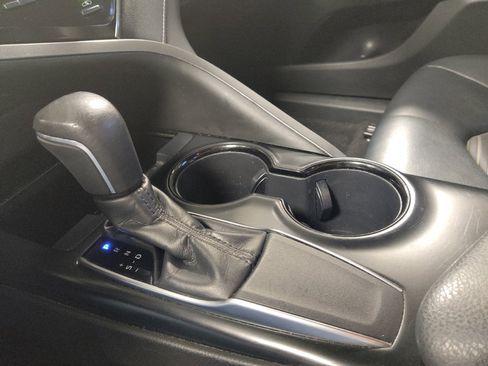 Used 2019 Toyota Camry SE FWD image 26