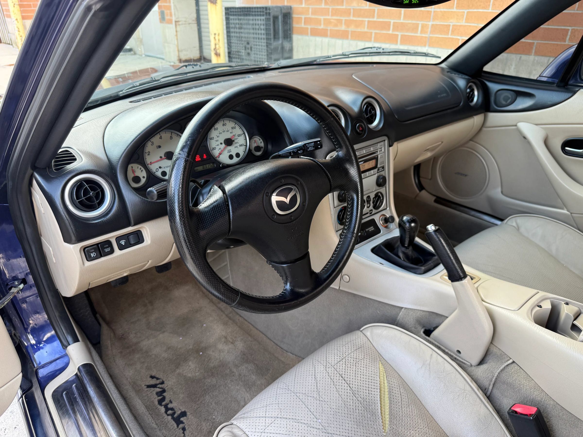 Used 2004 MAZDA MX-5 Miata LS w/ Sports Look Appearance Pkg RWD image 16