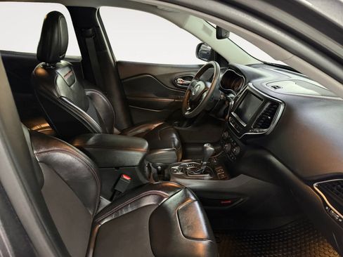 Used 2020 Jeep Cherokee Trailhawk w/ Technology Group image 19