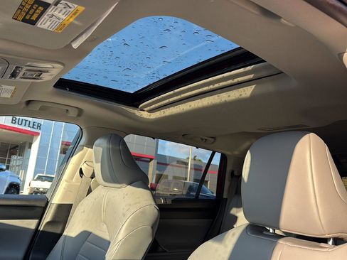 Certified 2020 Toyota Highlander XLE image 27