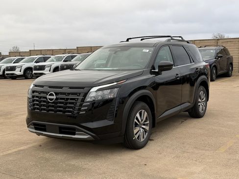 New 2026 Nissan Pathfinder SL FWD image 2