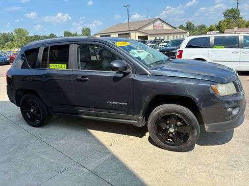 Used 2014 Jeep Compass FWD image 4