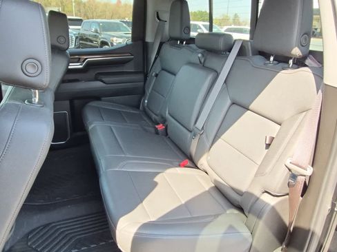 Used 2024 Chevrolet Silverado 1500 LT Trail Boss w/ Convenience Package II image 7