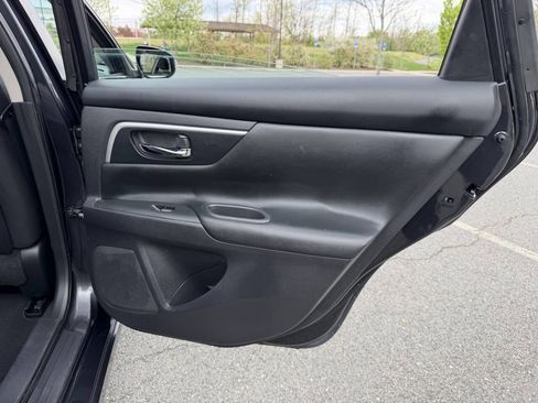 Used 2016 Nissan Altima 2.5 SV w/ Convenience Package image 29