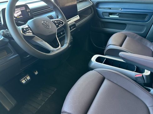 New 2025 Volkswagen ID. Buzz Pro S RWD image 10