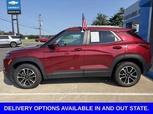 Used 2025 Chevrolet TrailBlazer LT AWD/4WD image 5