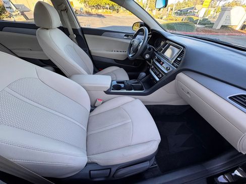 Used 2019 Hyundai Sonata SE FWD image 13