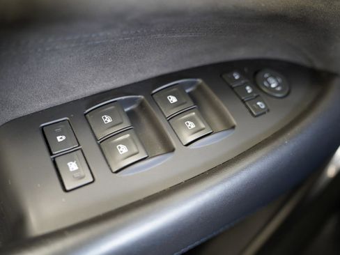 Used 2018 Cadillac Escalade Platinum image 27