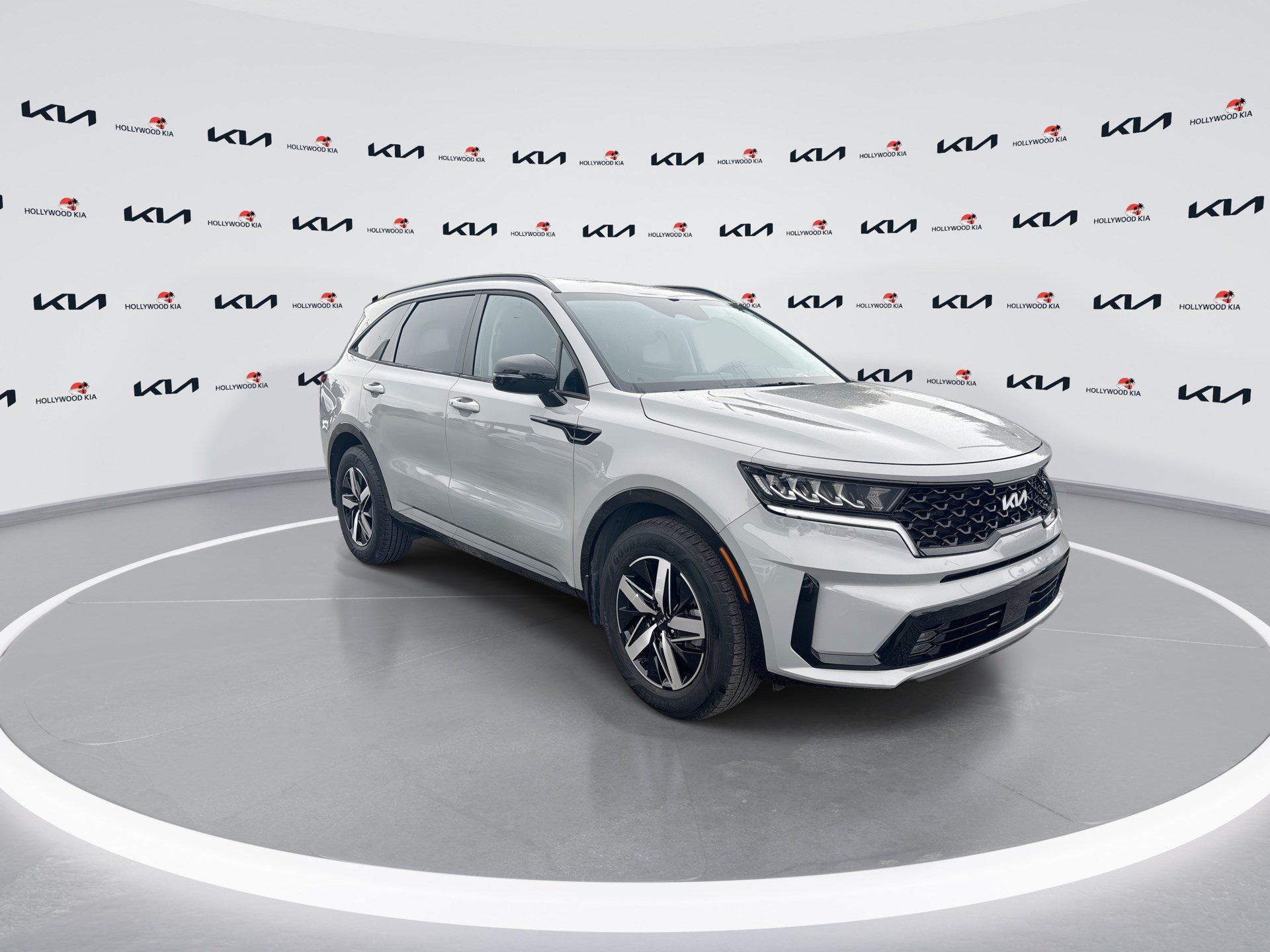 Used 2023 Kia Sorento EX FWD image 2