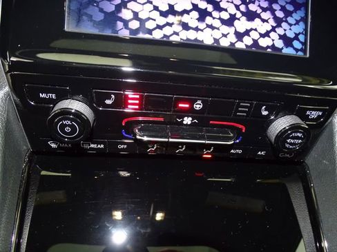 Certified 2023 Jeep Grand Cherokee Altitude image 13