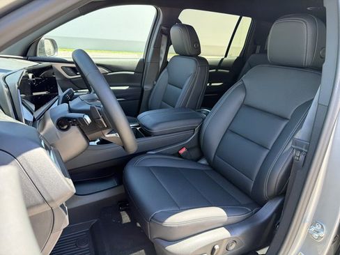 New 2026 Chevrolet Traverse LT w/ Midnight/Sport Edition AWD/4WD image 12