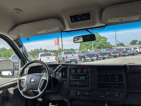 Used 2017 Chevrolet Express 2500 LS RWD image 16
