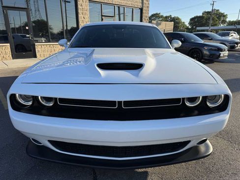 Used 2022 Dodge Challenger GT RWD image 2