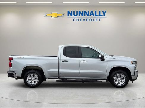 Used 2020 Chevrolet Silverado 1500 LT AWD/4WD image 6