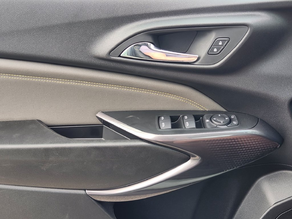 New 2026 Chevrolet Trax ACTIV w/ Sunroof Package FWD image 19